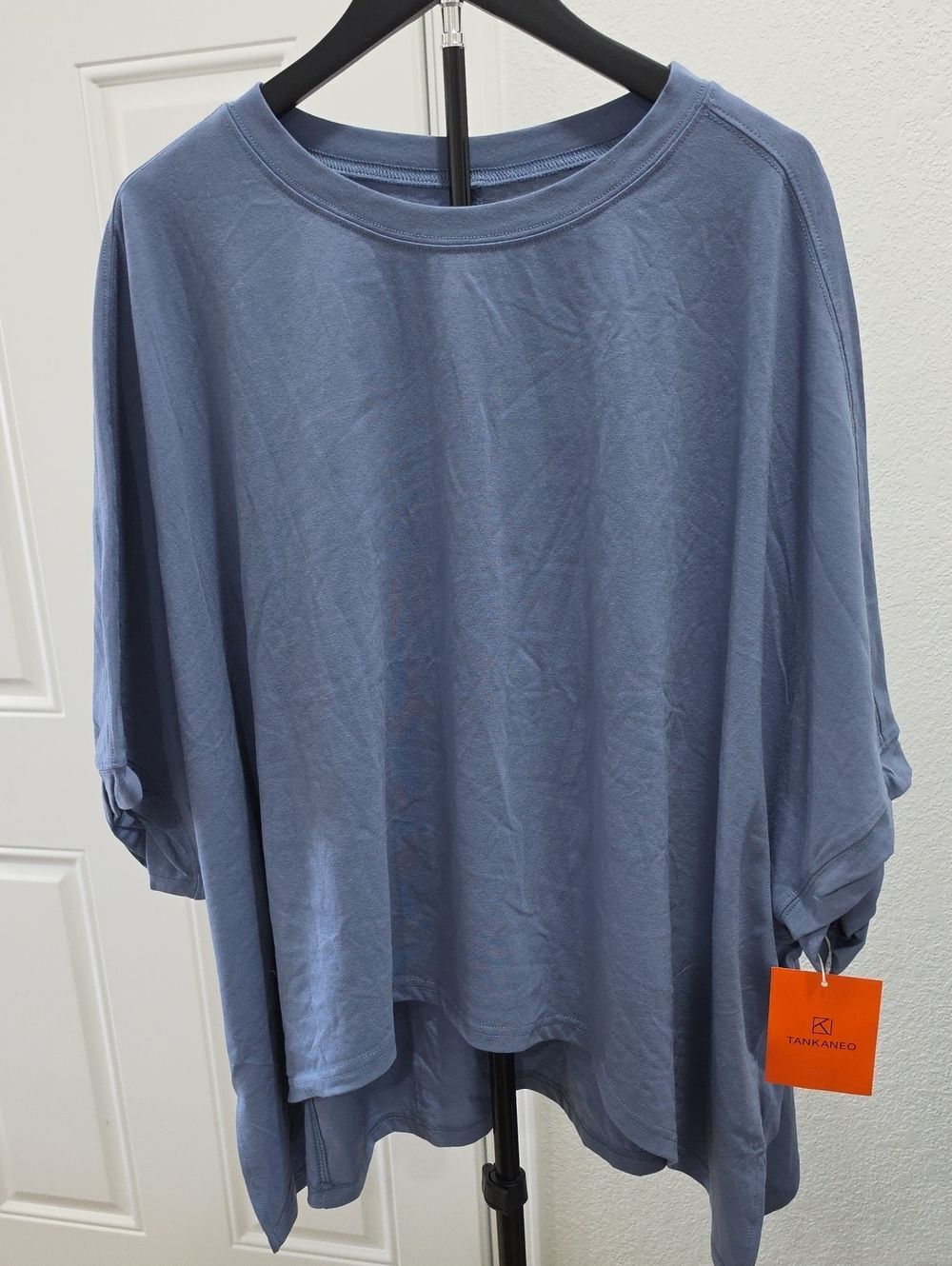 Tankaneo Relaxed Tunic Top in Dusty Blue